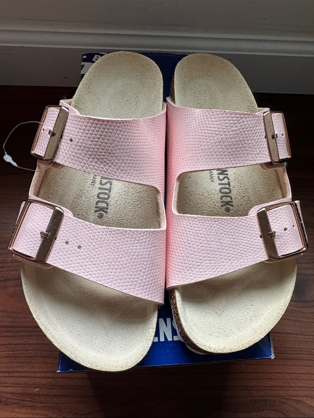 Birkenstock Arizona Pink Textured sandal Rose Gold Buckle